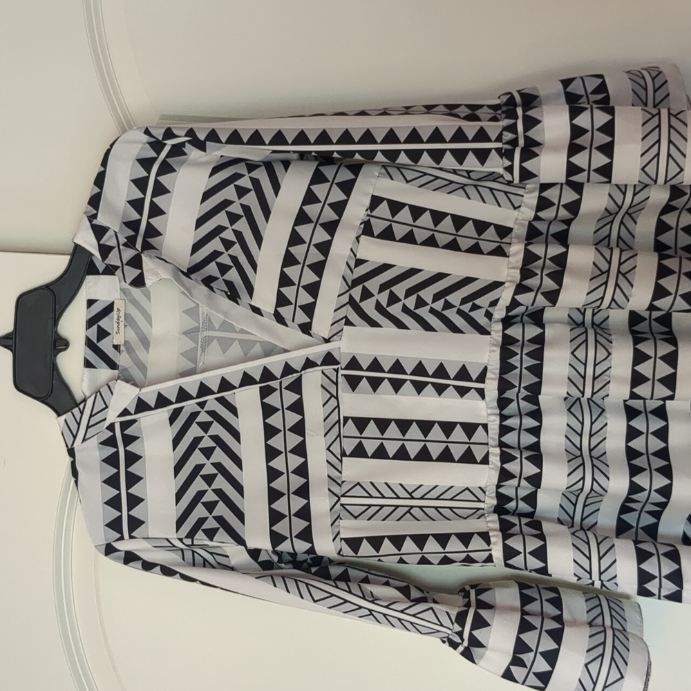 Sunday Up Geometric Black and White Dress - Picture 2 of 8